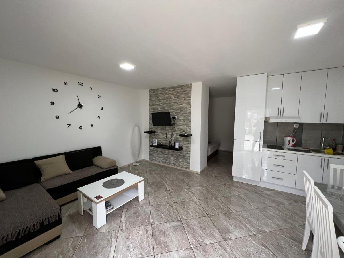 Aurora Apartment Sombor Luaran gambar