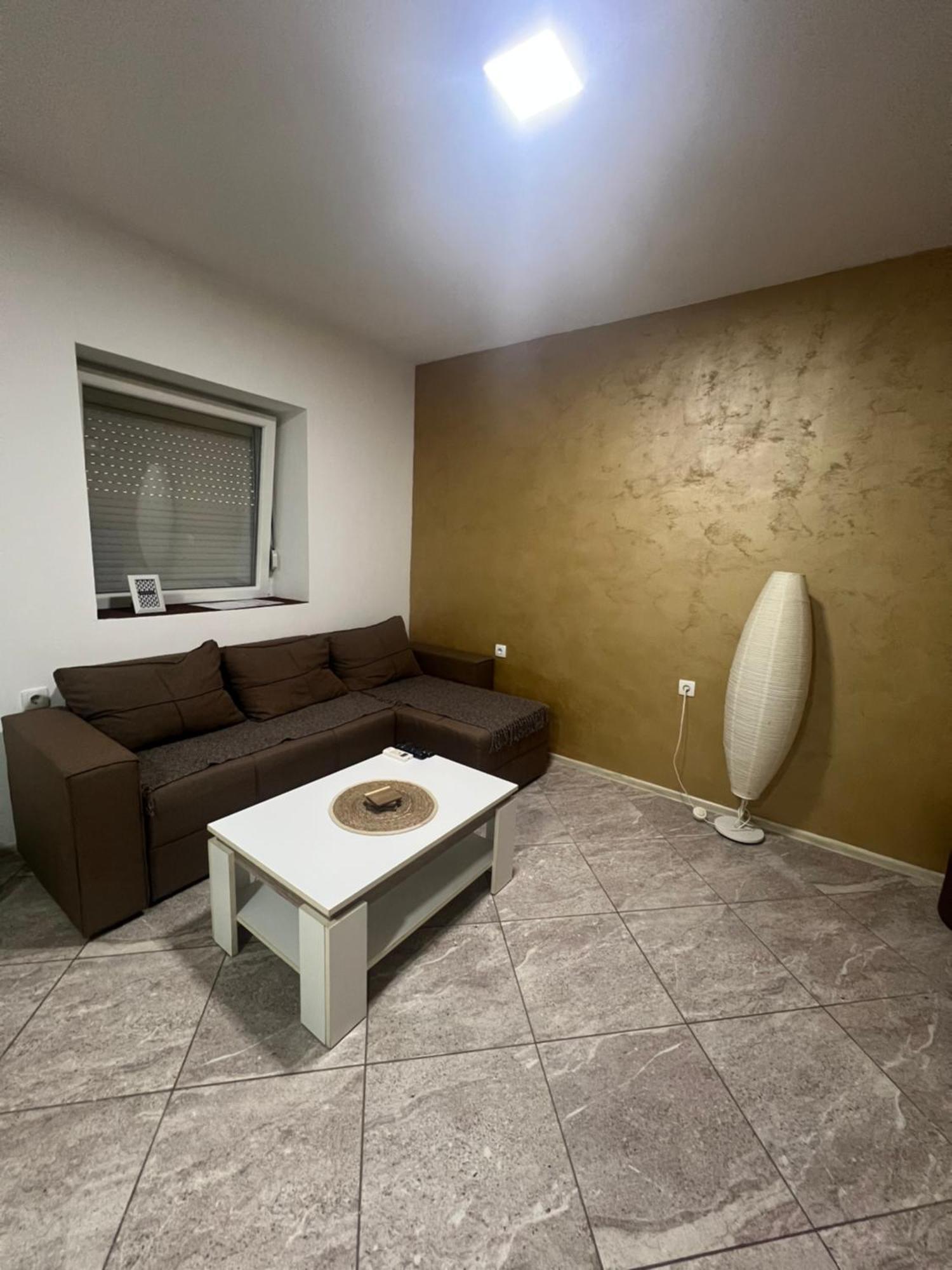 Aurora Apartment Sombor Luaran gambar
