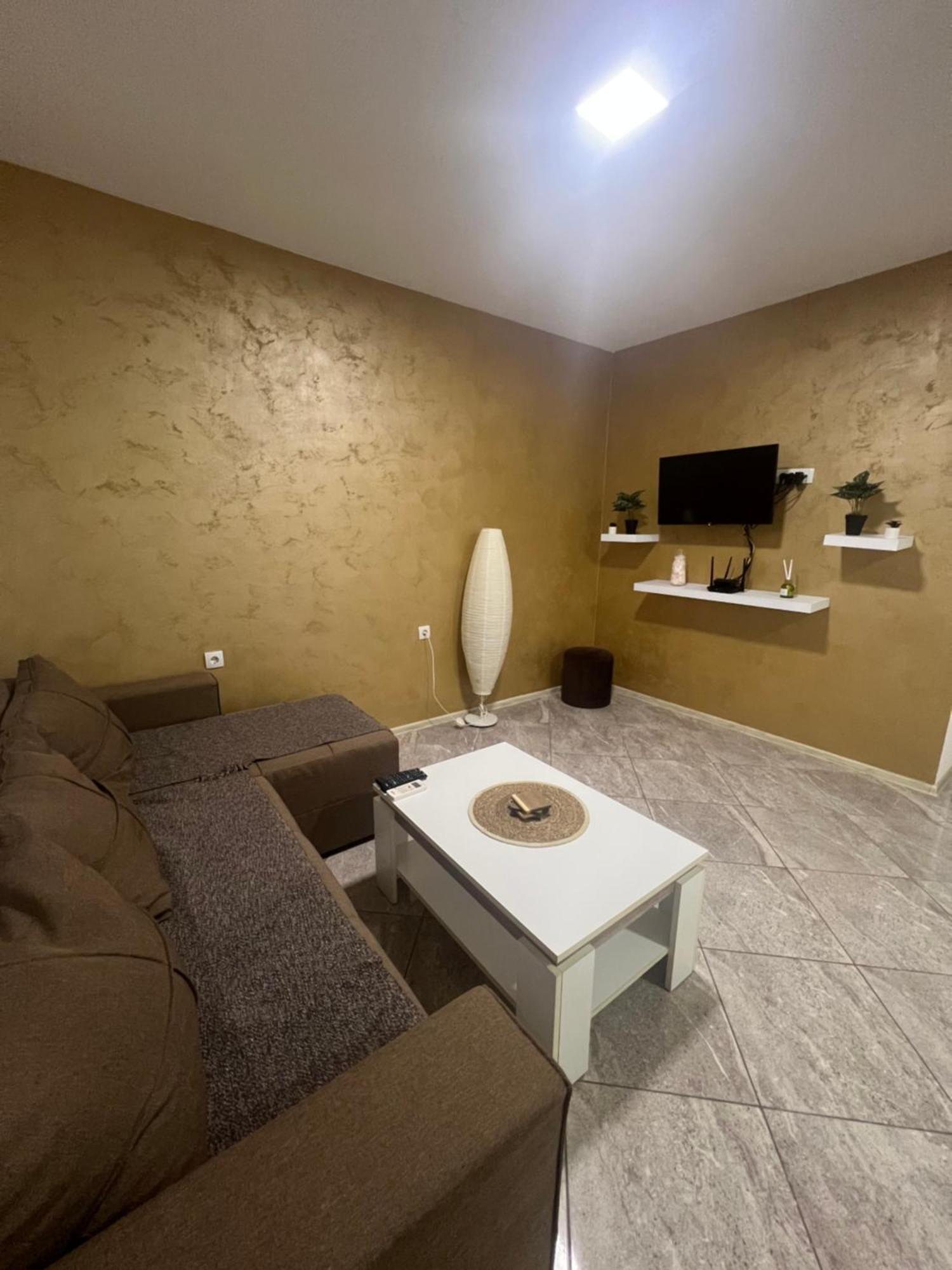Aurora Apartment Sombor Luaran gambar